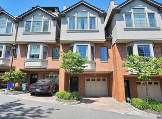 1538 River Rd APT 5, Edgewater, NJ 07020