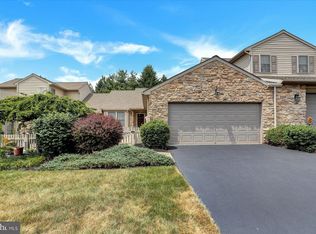 588 Farmhouse Ln, Hummelstown, PA 17036
