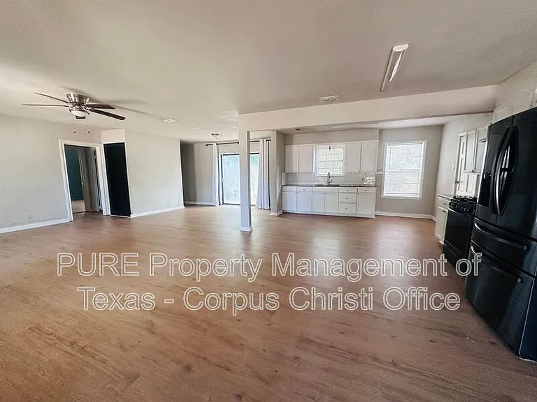 1325 Tyler Ave — Photo 5