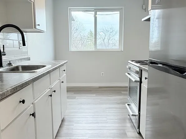 471 Tecumseh Rd W Unit 302, Windsor, ON N8X 1G8