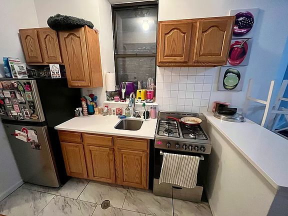 5th image of 122 Allen St #6A