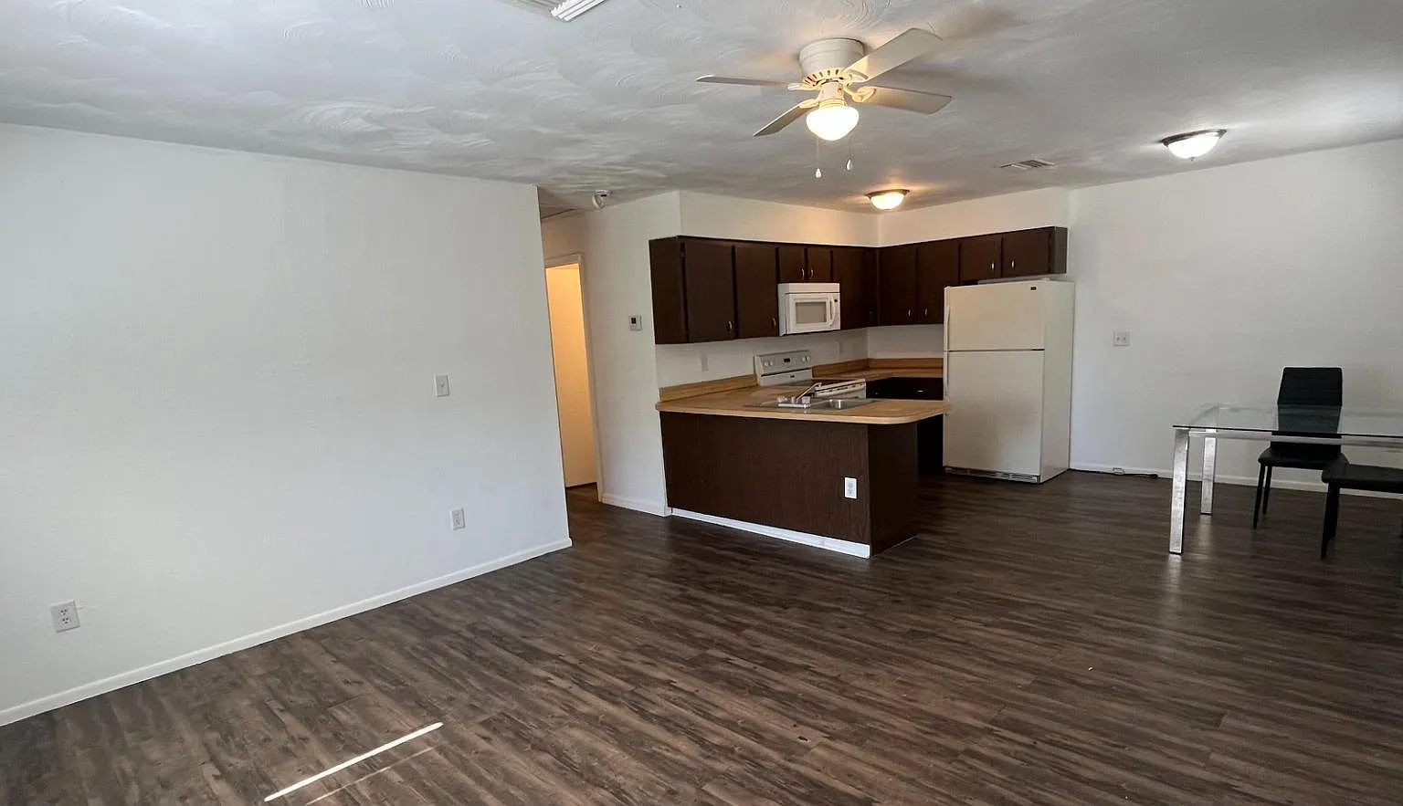 3221 Broadway - 3227B — Photo 2