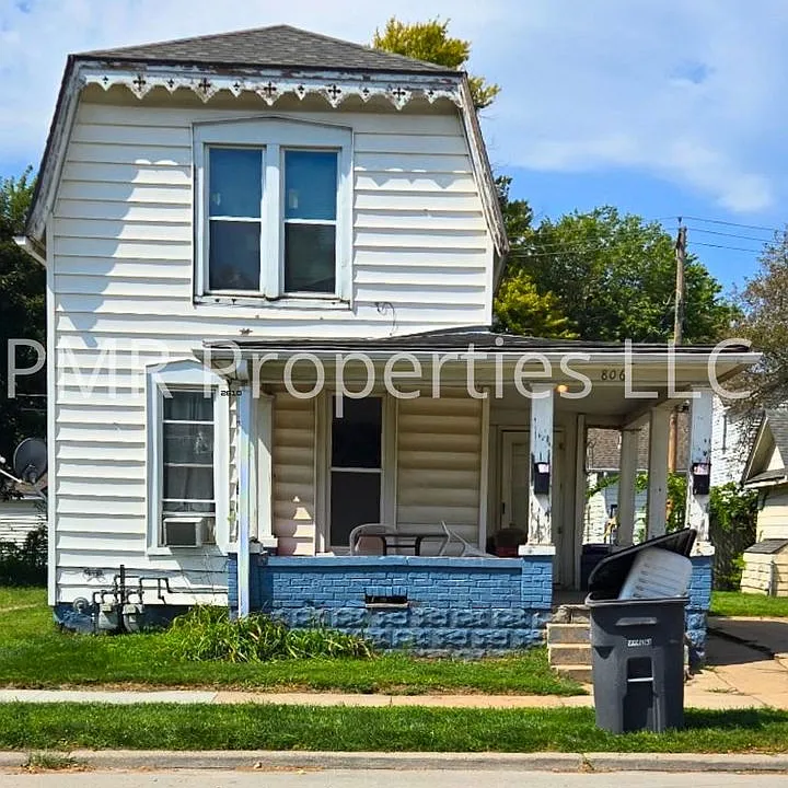 806 S 7th St