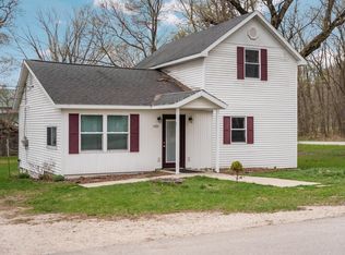 19913 Kent St, Interlochen, MI 49643