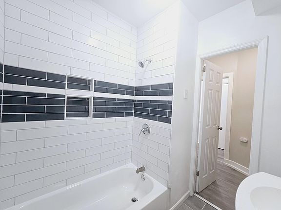 5th image of 4937 Mardel Ave