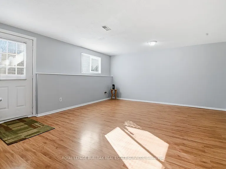 113 Commercial St #LOWER — Photo 4