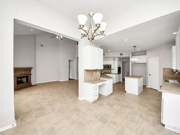1611 Barton Creek Trl — Photo 17