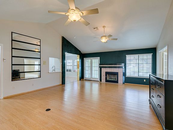 4th image of 224 Garfield Dr