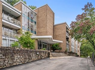 5100 5th Ave APT 402, Pittsburgh, PA 15232