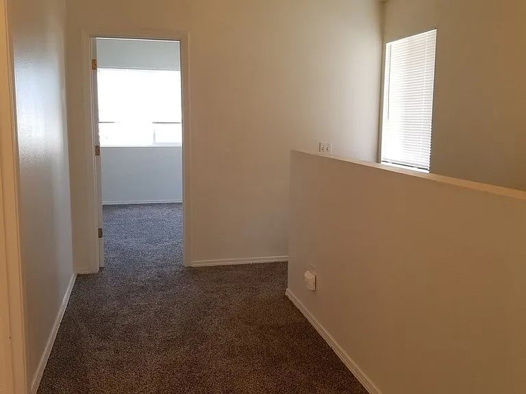 1744-1746 W Peninsula Dr — Photo 5