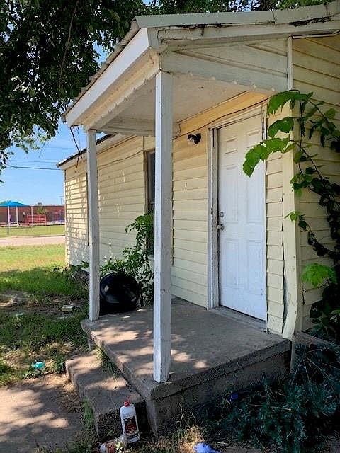 1st image of 1114 SW 3rd Ave