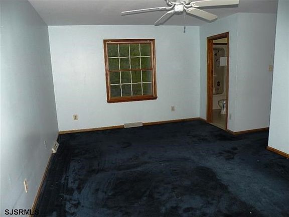 5th image of 404 Sara Ann Ct