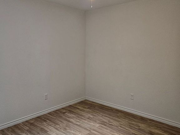 5th image of 601 Sunset Ln #A