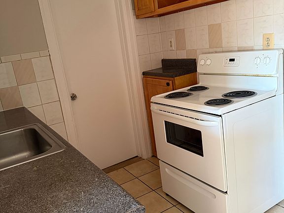 5th image of 65 Glenwood Ave Floor 3