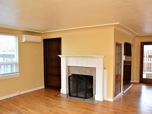 2nd image of 3303 Vista Pl W