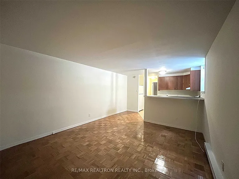 485 Oriole Pkwy #A — Photo 3