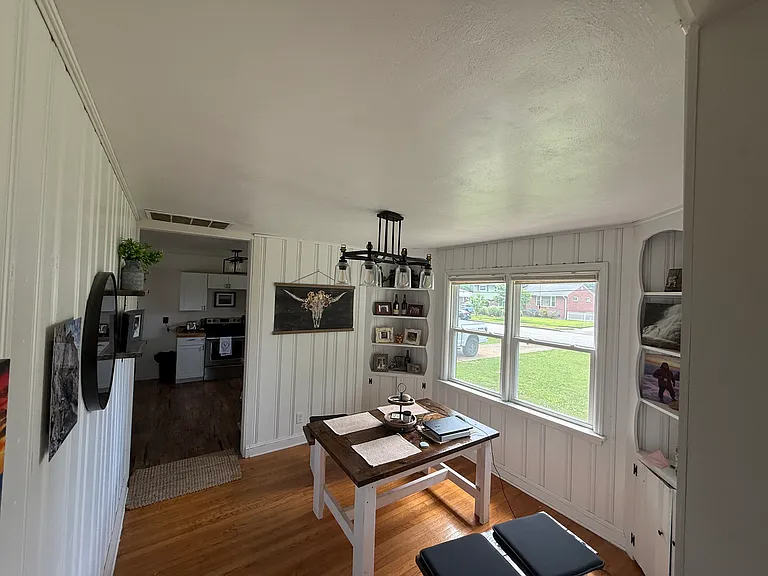 2514 Console Ave — Photo 9