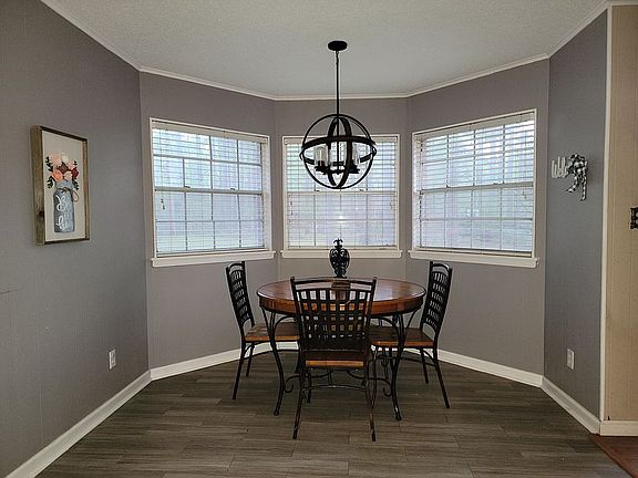 3rd image of 494 Meadowview Dr