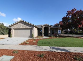7236 N 1st St, Fresno, CA 93720