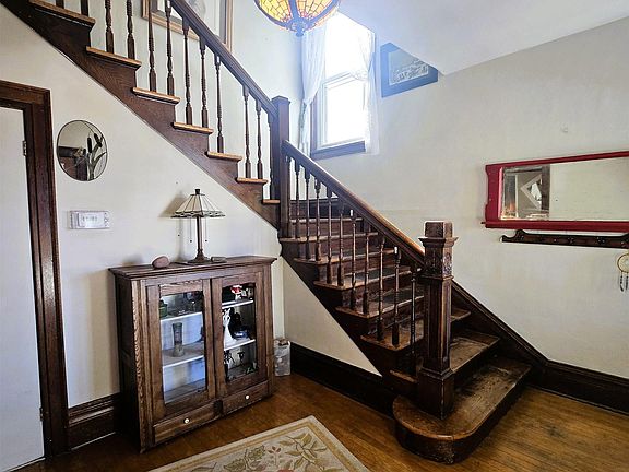 5th image of 308 Kearsarge St