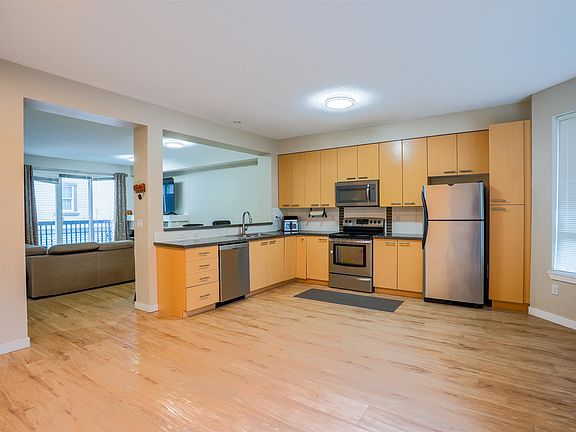 5th image of 7155 189th St #15