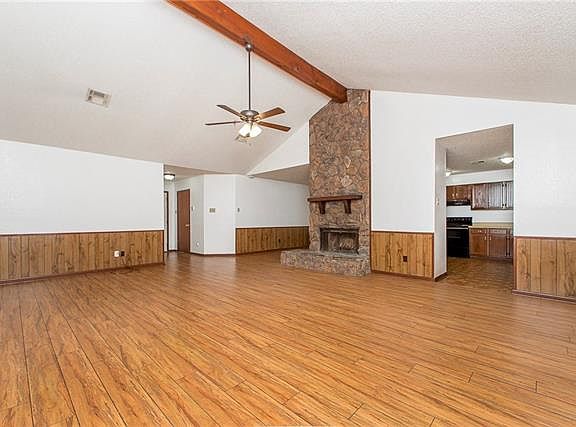 4th image of 1601 Tiffany Dr