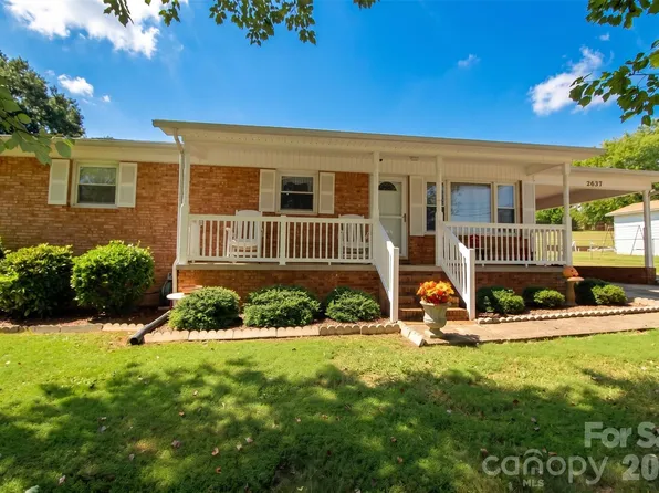 2637 Paula Dr, Gastonia, NC 28054