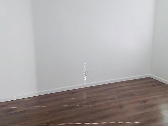 2nd image of 1109 Evelyn Ln