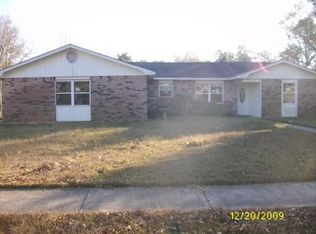 101 Reynolds Cir, Ocean Springs, MS 39564