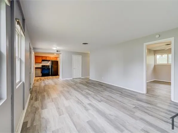 6837 Saint Olaf Dr, Saint Louis, MO 63134