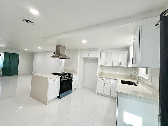 3rd image of 12091 Adrian St APT B