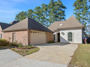 12569 S Lakeshore Dr, Walker, LA 70785