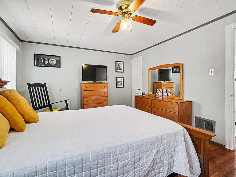 Bedroom #1