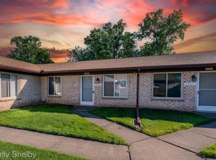 29433 Park Place Dr, Warren, MI 48093