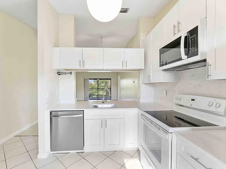 3375 Jaywood Ter #2050 — Photo 3