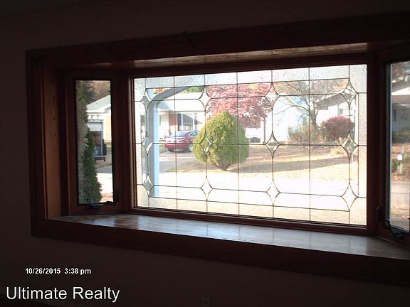 5th image of 2460 Greenbriar Dr