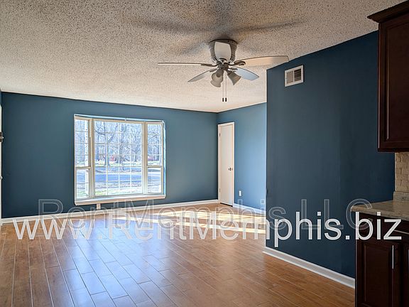 2nd image of 358 E Parkway N APT 2