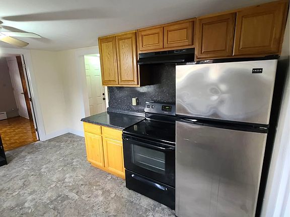 3rd image of 58 Pinehurst Ave #2