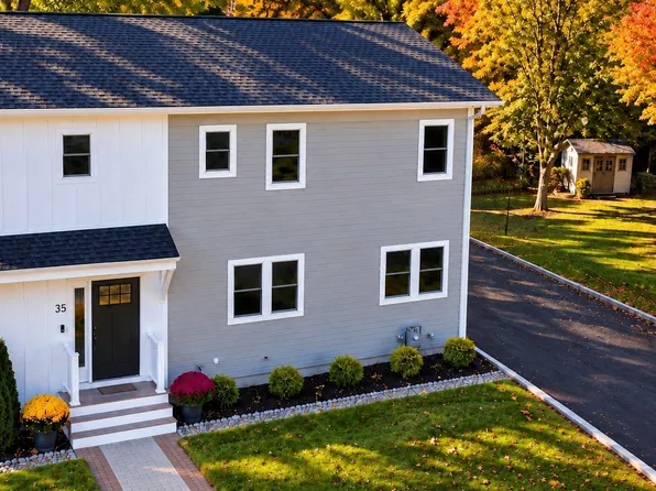 35 Neillian Way #35A, Bedford, MA 01730