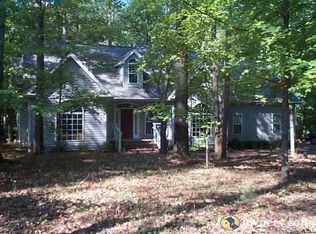 1880 Pleasant Woods Cir, Carbondale, IL 62902