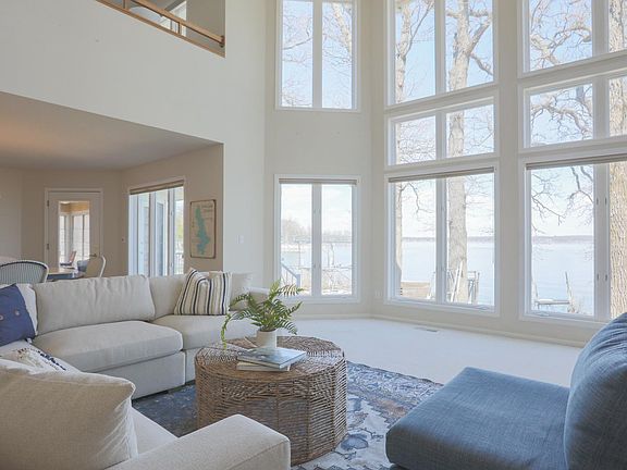 5th image of 2511 Lakeshore Dr
