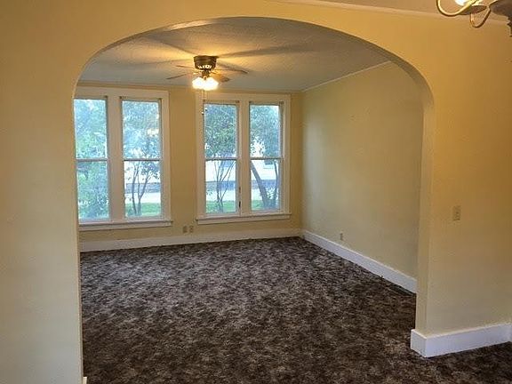 2nd image of 615 N Plum St