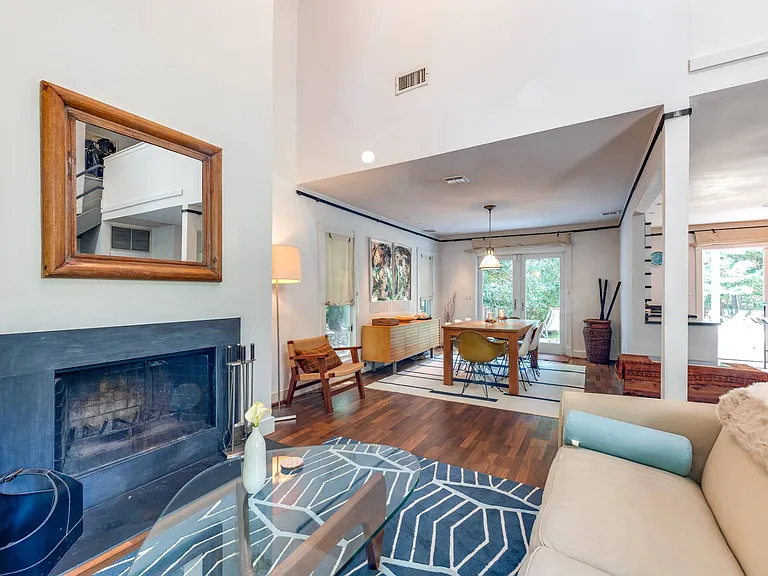 175 Warfield Way — Photo 3