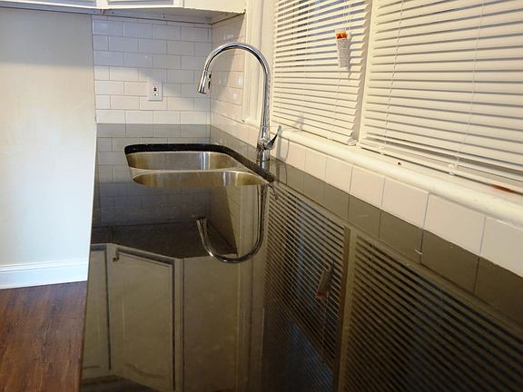 4th image of 6247 N Oakley Ave APT 1