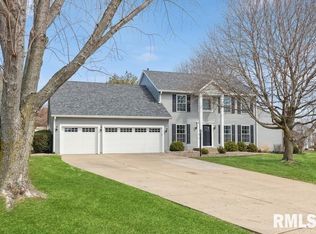 2520 Buckingham Ave, Bettendorf, IA