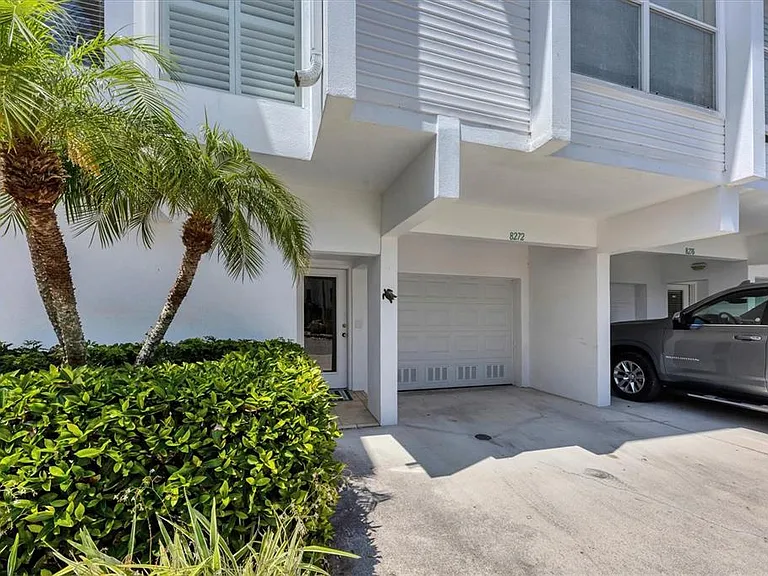 8272 Harborside Cir — Photo 1