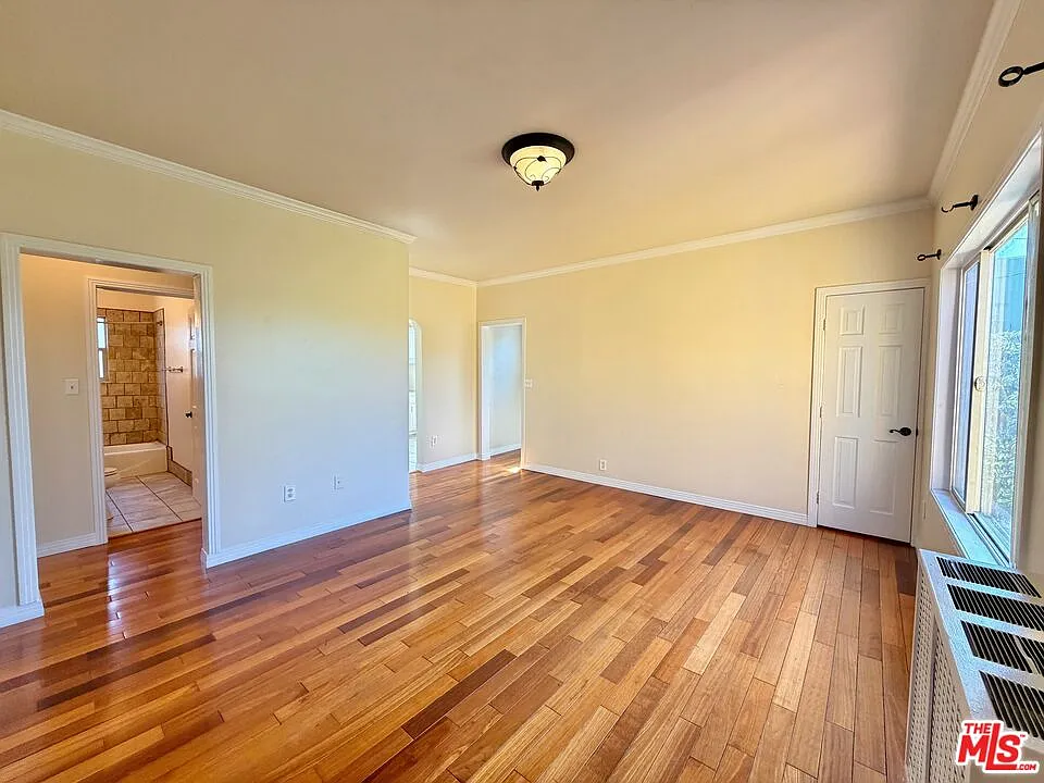 2 bed, 1.0 bath, 850 sqft, $3,395 — Photo 3