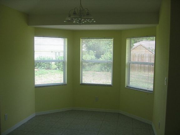 3rd image of 6 Bunker Ln