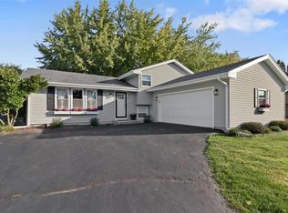 2820 Stonebridge Dr, Racine, WI 53404