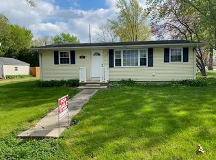 803 E Fairview Dr, Tuscola, IL 61953